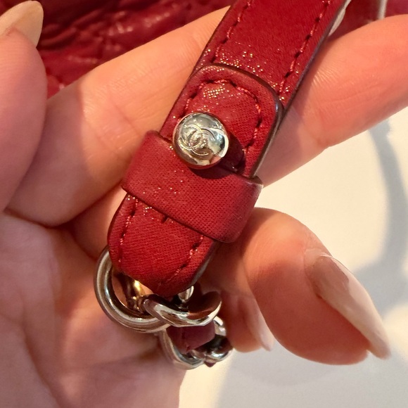 Authentic RARE Iridescent Chanel Tote - Picture 5 of 13